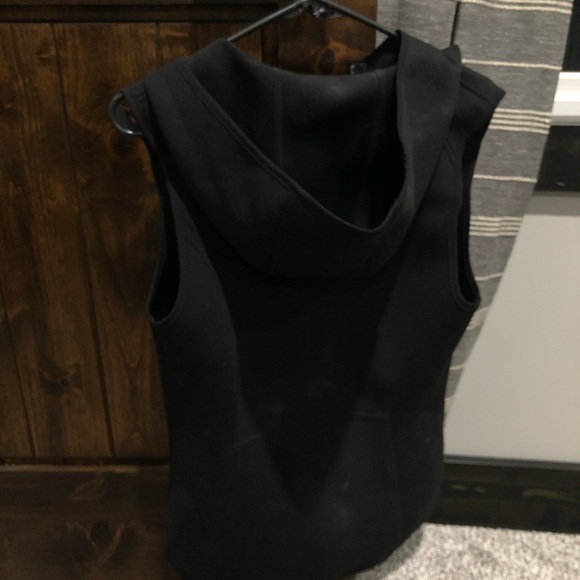 Hooded Black Vest - Picture 1 of 2